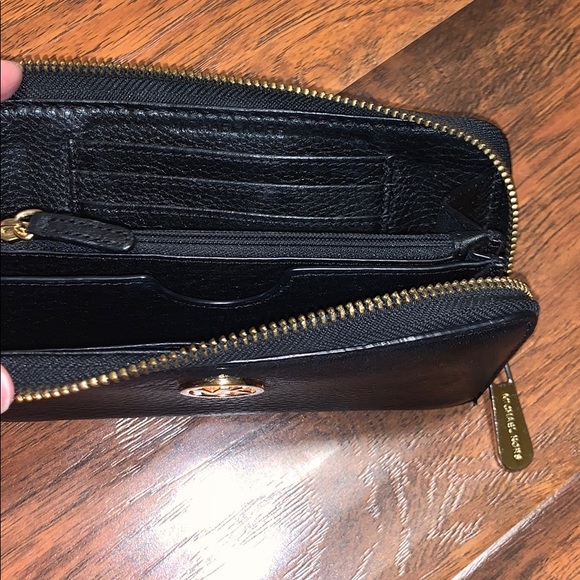 Michael Kors Black Wallet Wristlet - Picture 7 of 8
